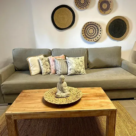 Raffar Luxury Psarou Apartment *